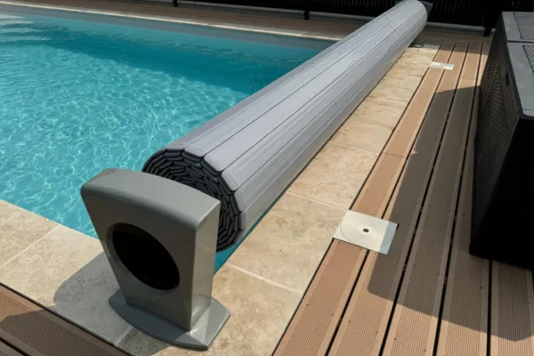 couverture piscine laval